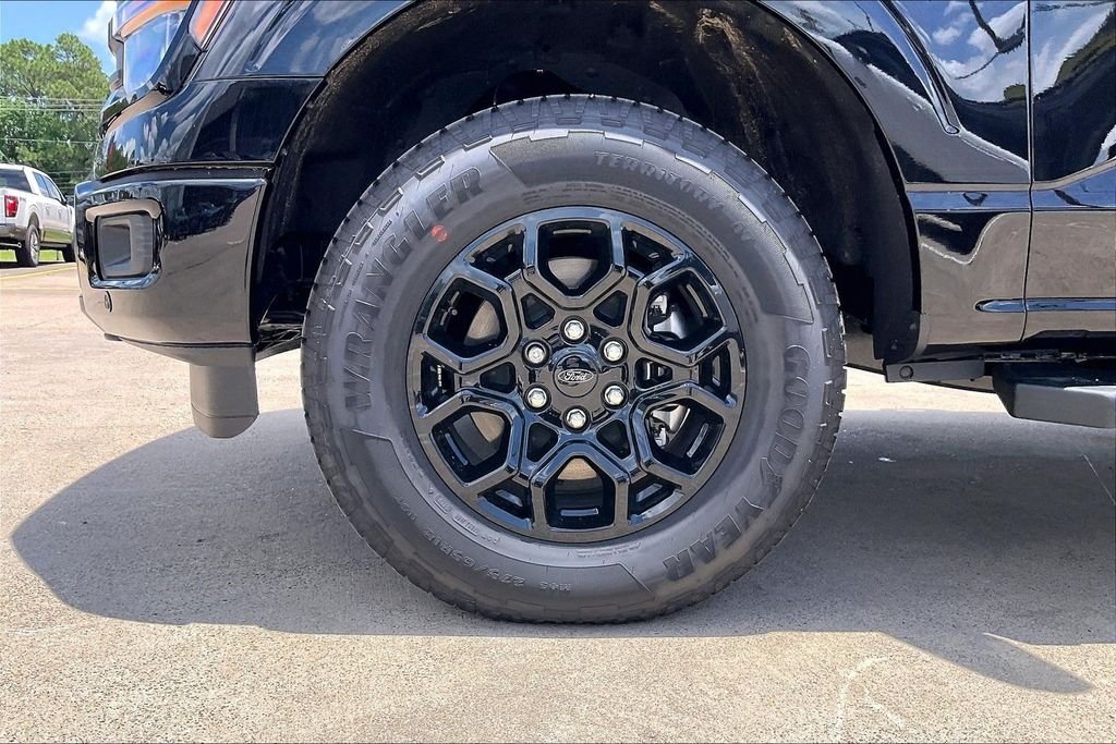 New 2026 Agate Black Metallic Ford XLT image 10
