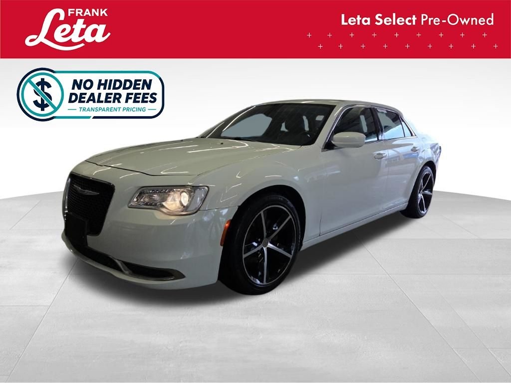 2019 Chrysler 300 Touring L's photo