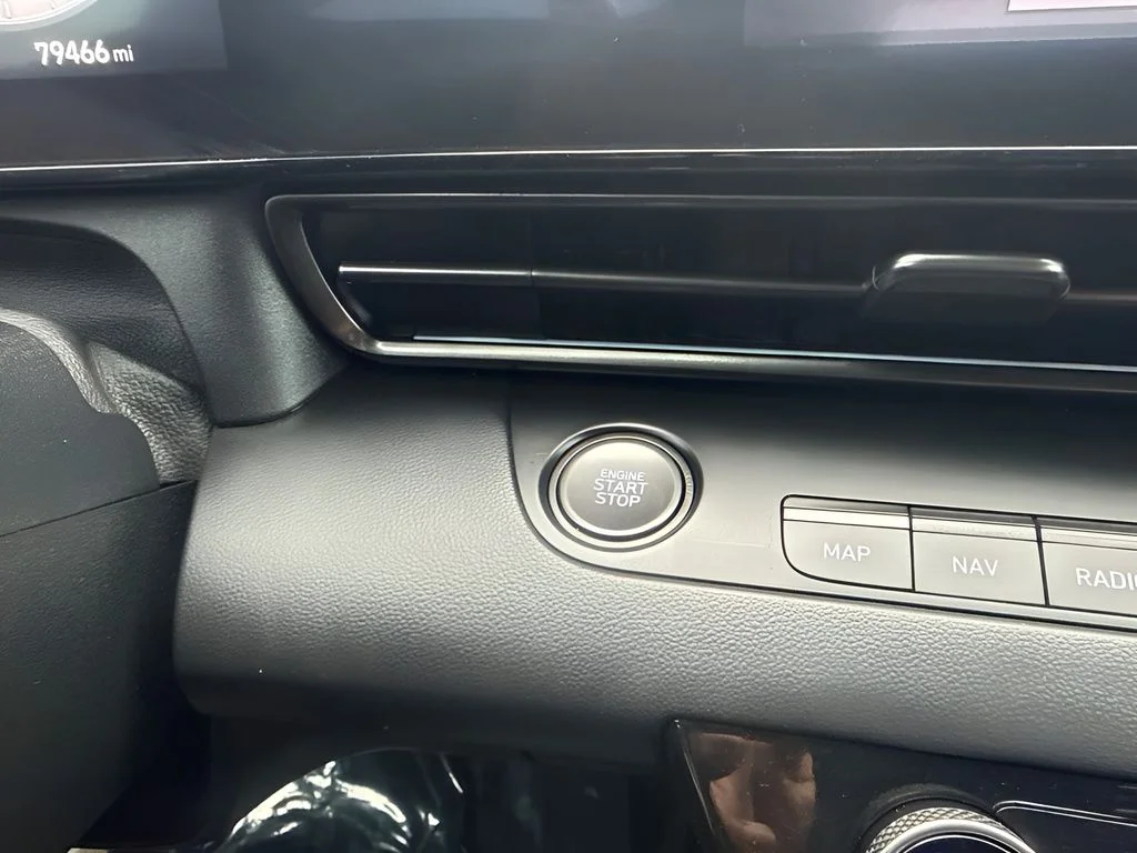 Used 2022 Black Hyundai Base image 12