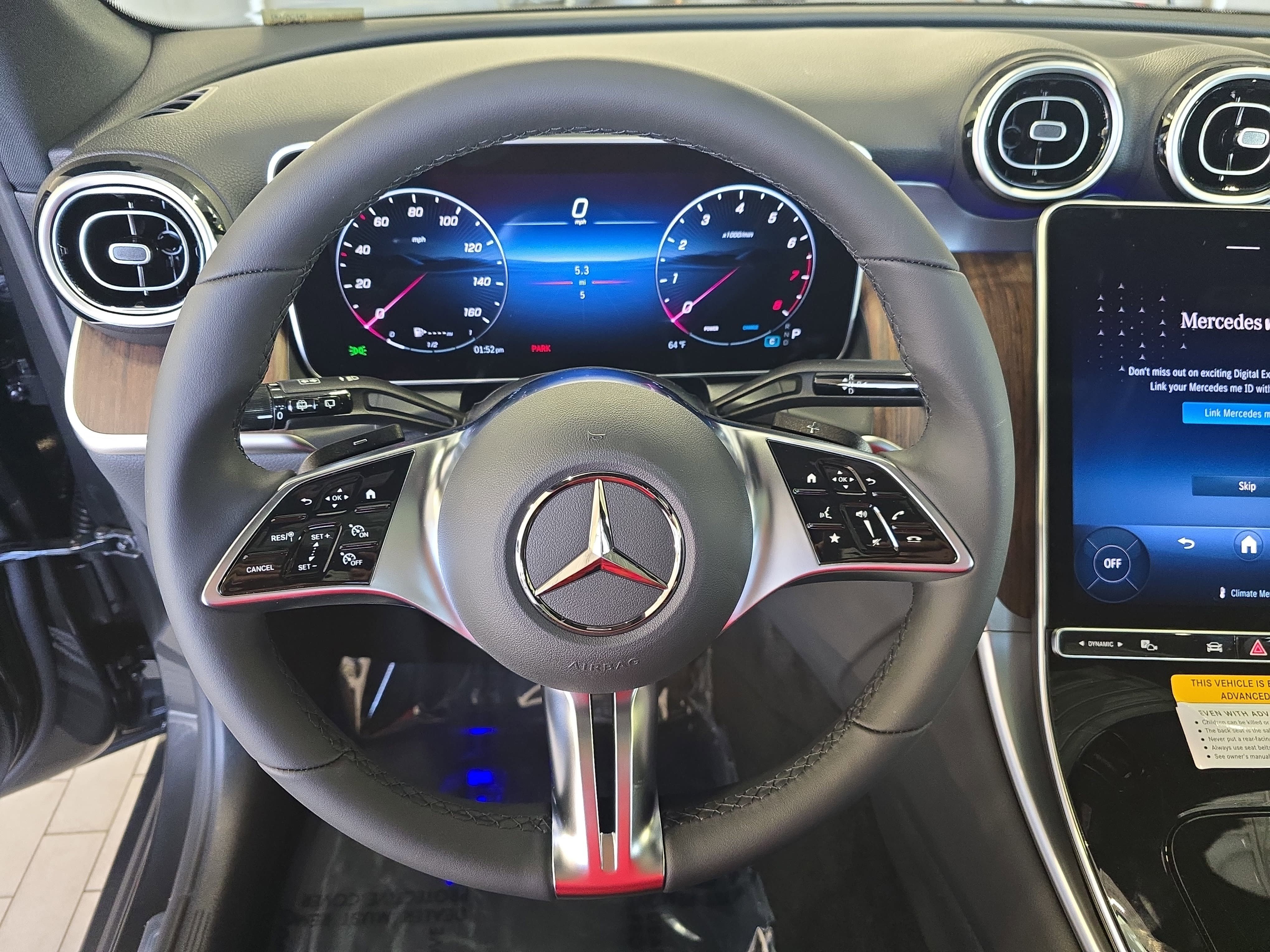 New 2026 Graphite Grey Metallic Mercedes-Benz GLC300 image 18