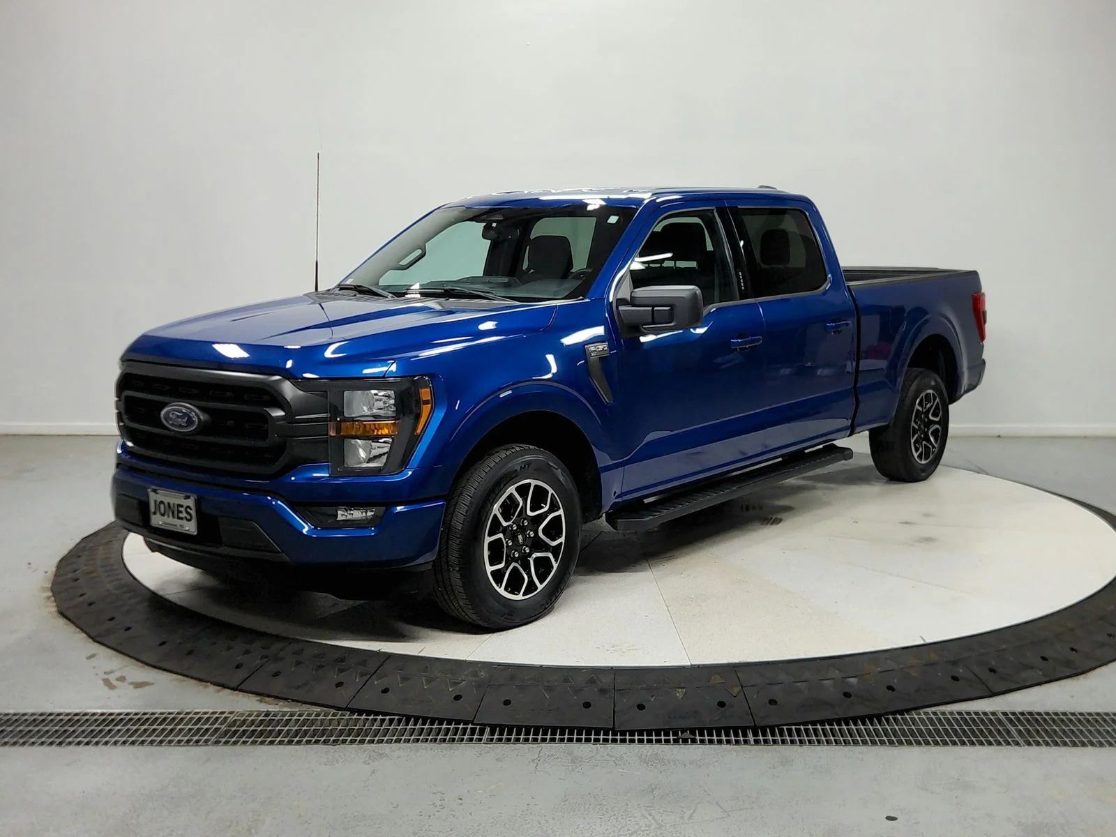 Used 2023  Ford XLT image 4