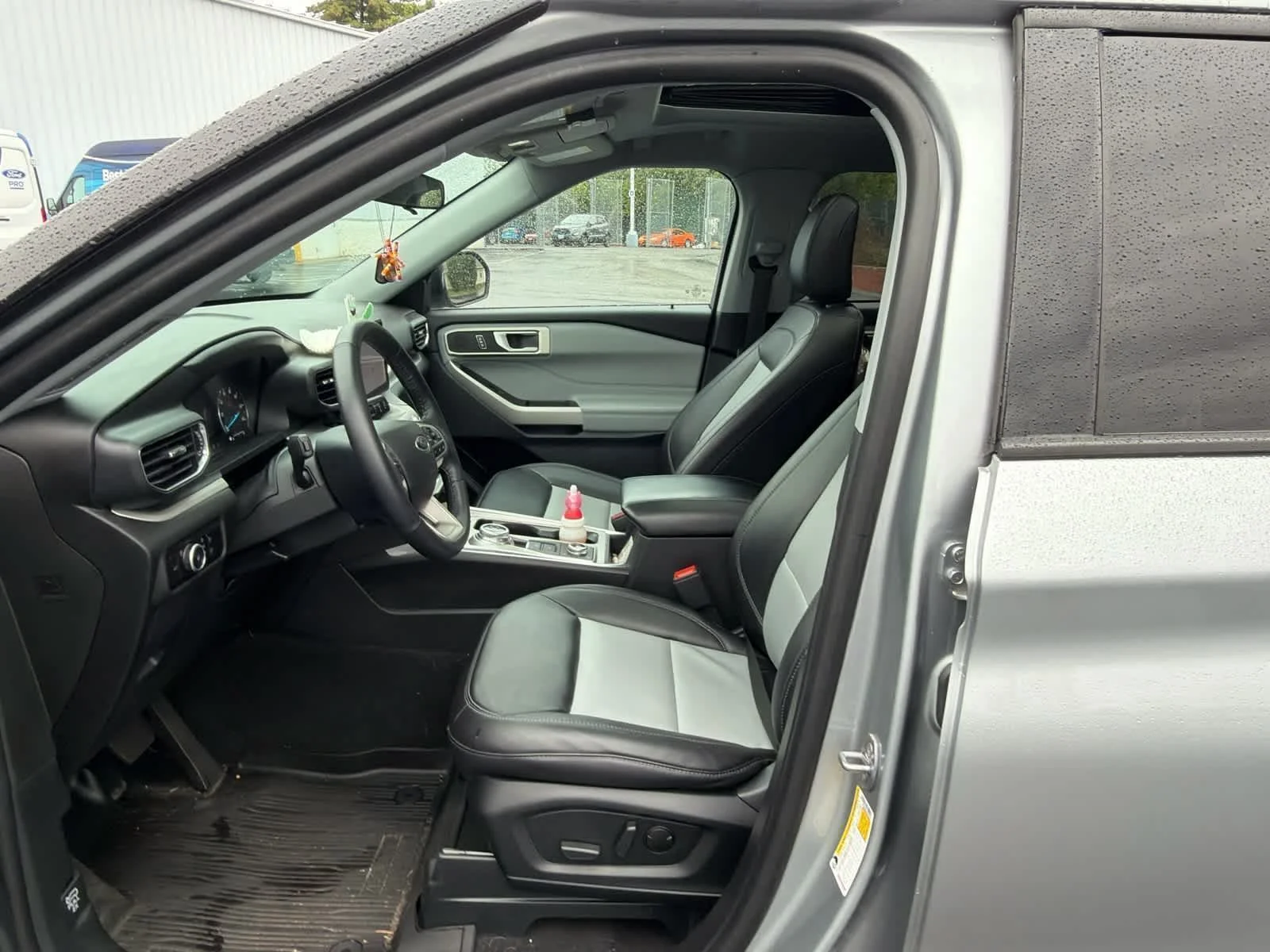 Used 2023 Iconic Silver Metallic Ford XLT image 4