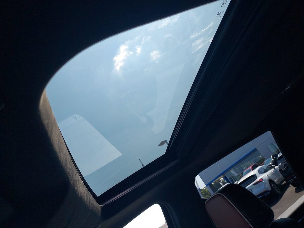 Used 2025 Onyx Black GMC Denali Ultimate image 24