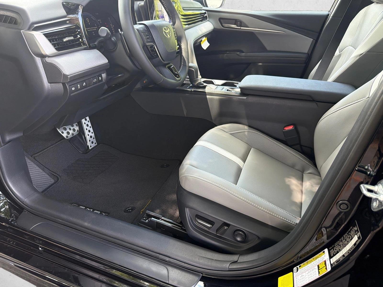 Used 2026 Midnight Black Met Toyota SE image 9