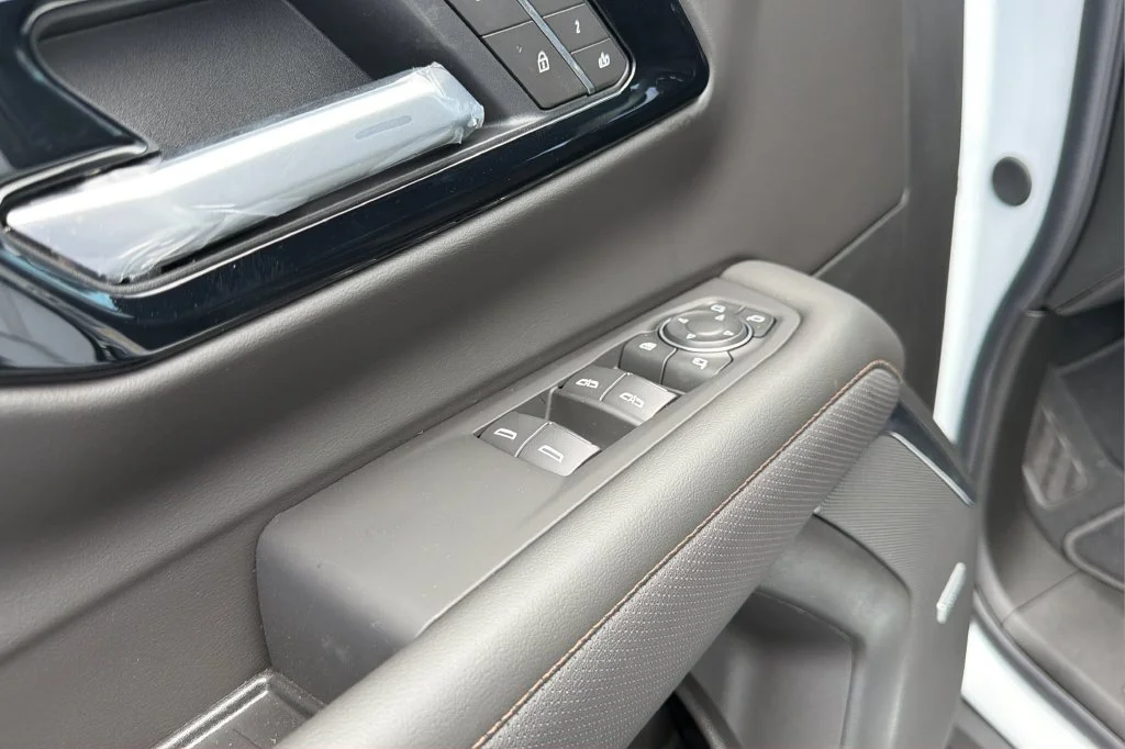 New 2026 Polar White Tricoat Chevrolet High Country image 16