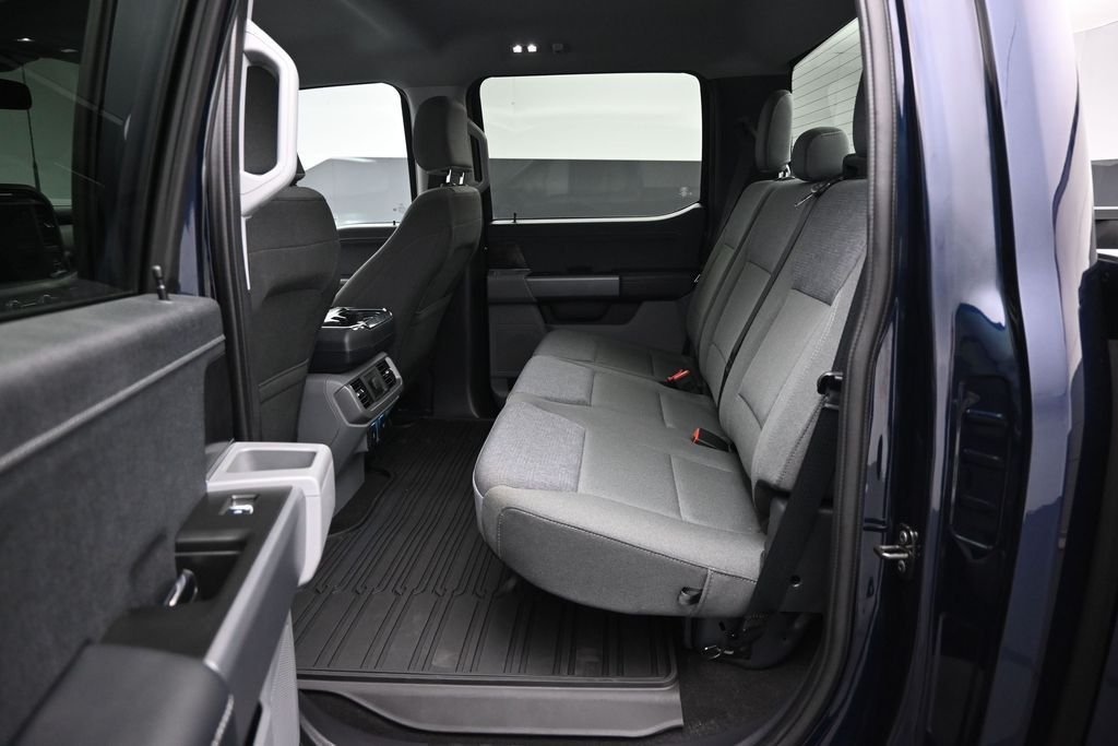 Used 2024 Blue Ford XLT image 19