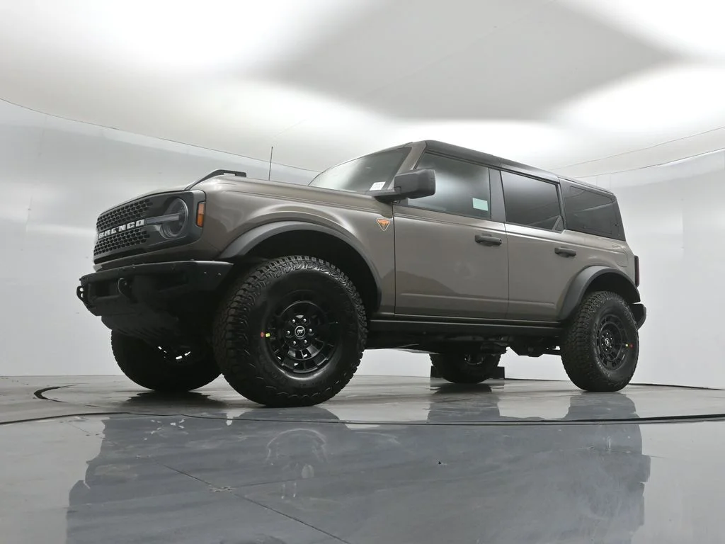 New 2026 Marsh Gray Ford Badlands image 42