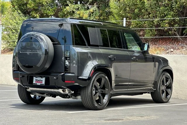 New 2026 Carpathian Grey Land Rover X-Dynamic SE image 5