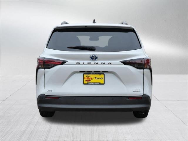 Certified Used 2022 WIND CHILL PEARL Toyota  image 7