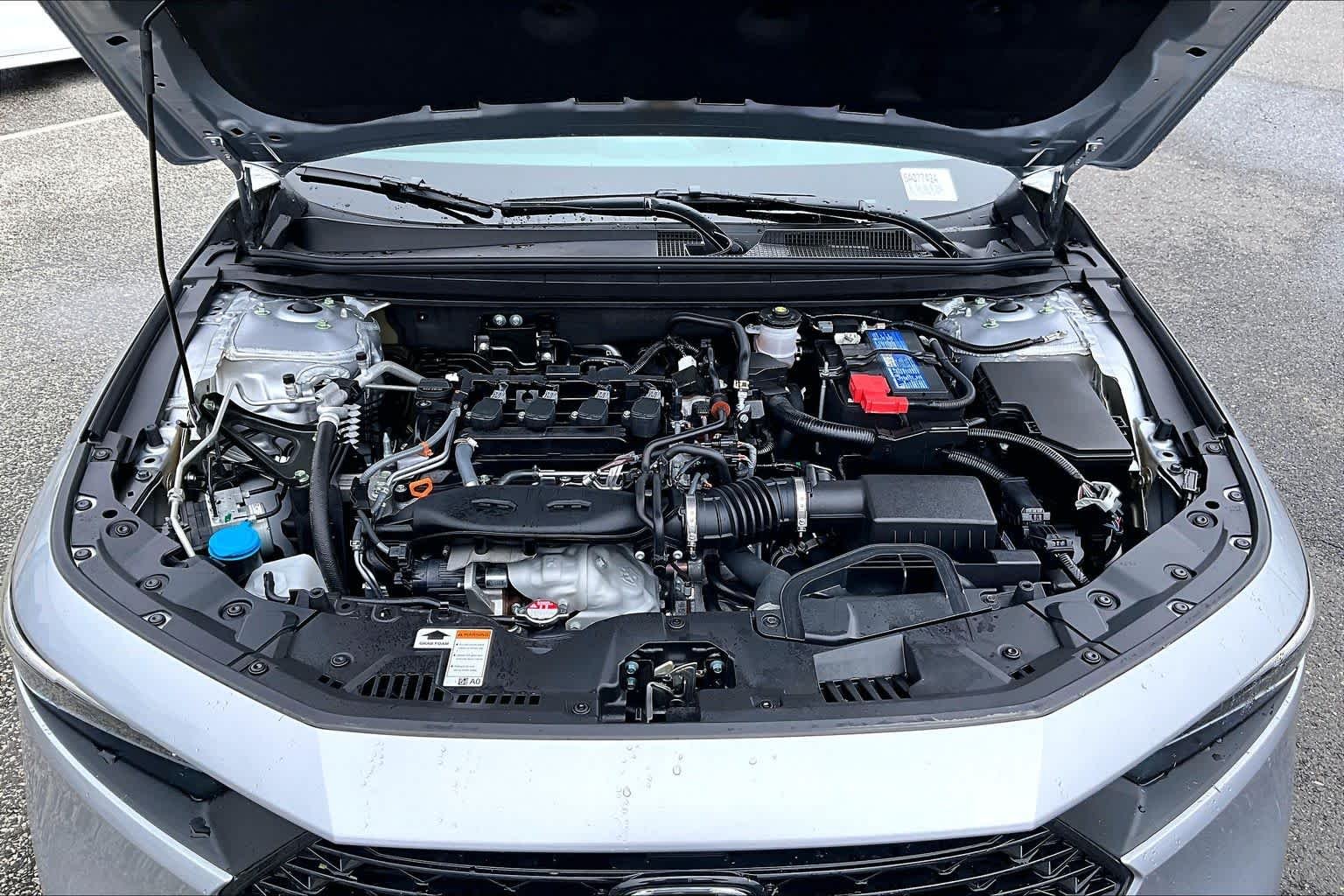 Used 2025 Solar Silver Metallic Honda SE image 29