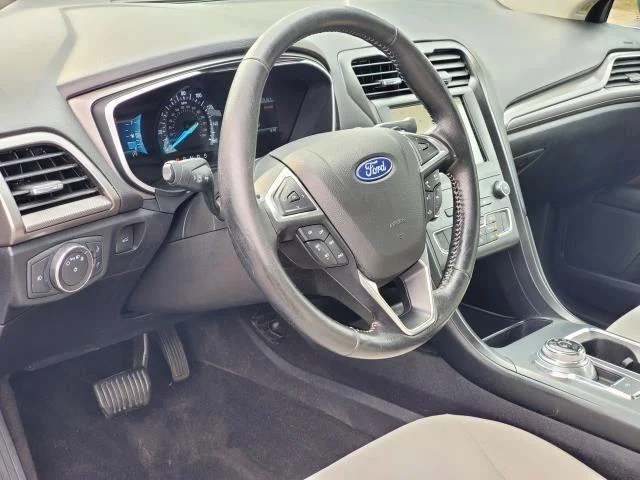 Used 2019 Blue Metallic Ford SE image 7
