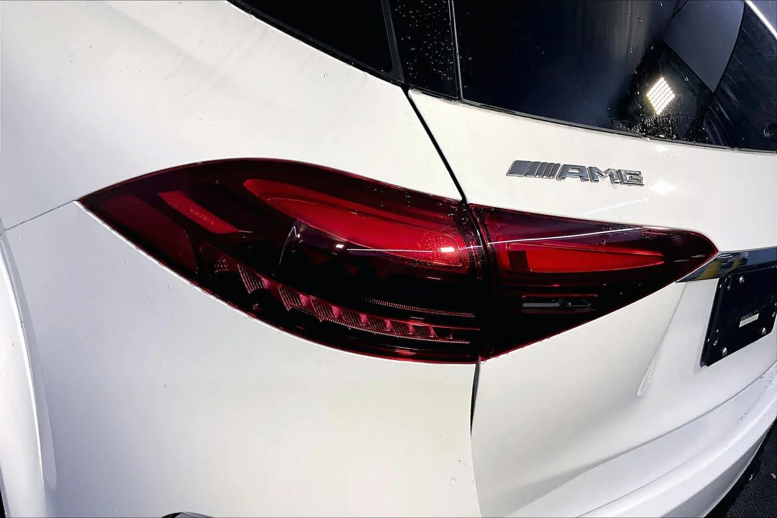 New 2026 MANUFAKTUR Moonlight White Metallic Mercedes-Benz AMG® GLE 63 S image 5