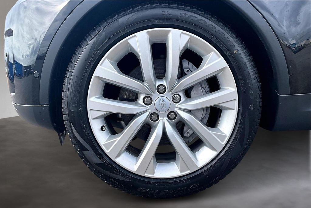 Used 2024 Black Land Rover S image 8