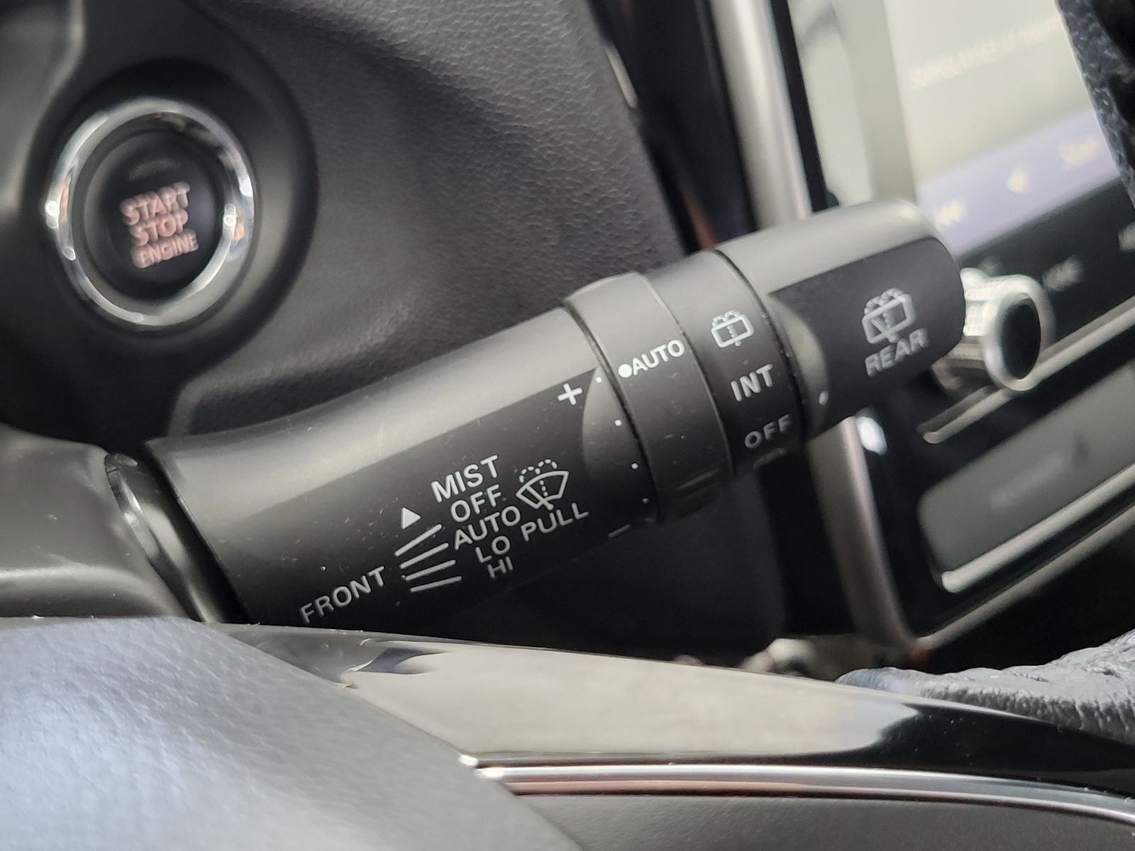 Used 2024 Silver Mitsubishi 2.0 SE image 17