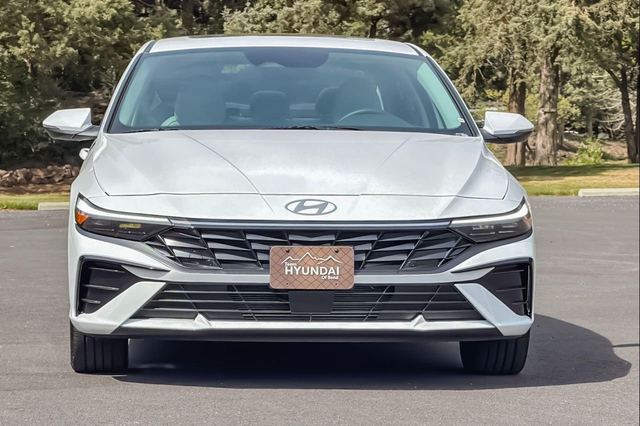 New 2026 White Hyundai Limited image 9