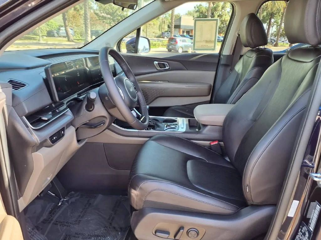 2025 Kia Carnival EX - Photo 20