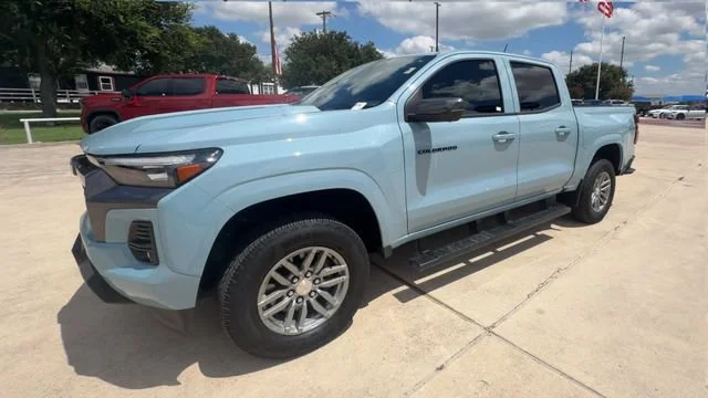 Used 2026 Snowdrift Metallic Chevrolet LT image 4