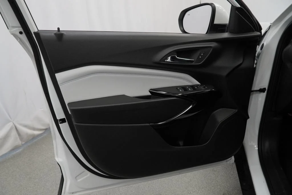 New 2026 Summit White Chevrolet LT image 23