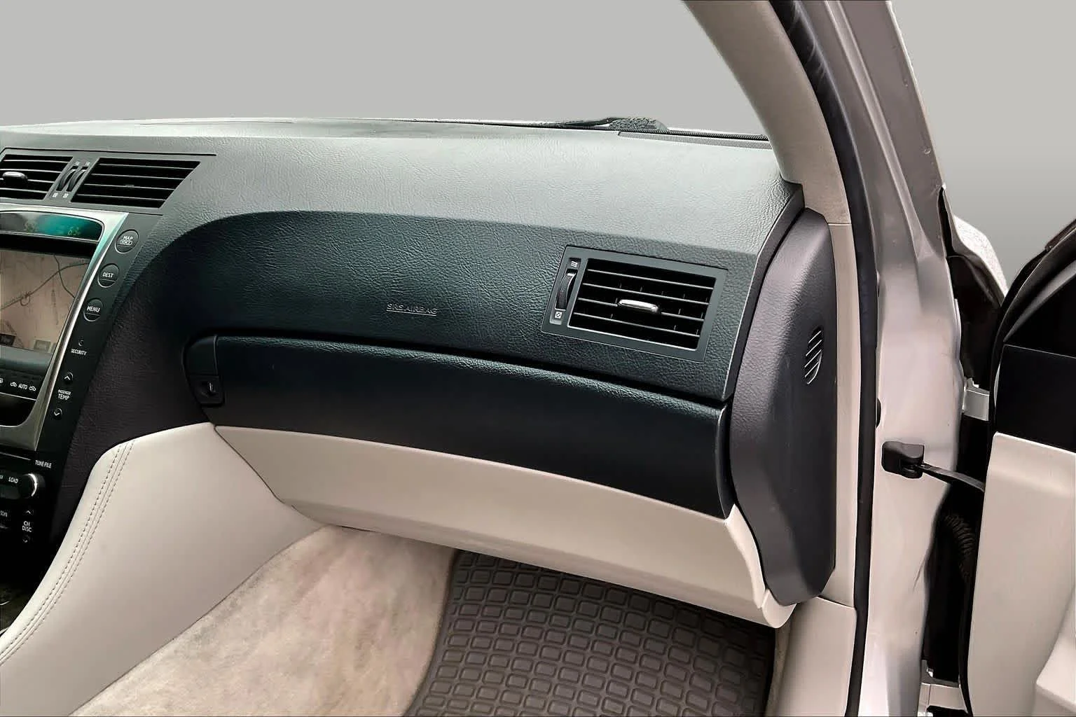 Used 2008 Mercury Metallic Lexus  image 18