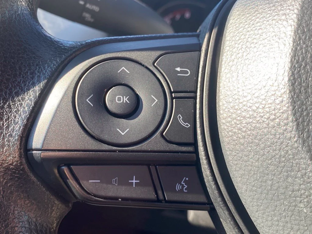 Used 2025 Silver Toyota XLE image 27