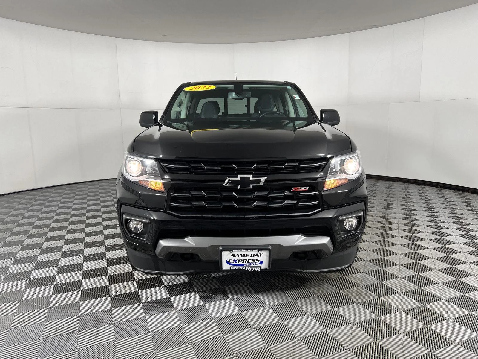 Used 2022 Black Chevrolet 4WD Z71 image 2