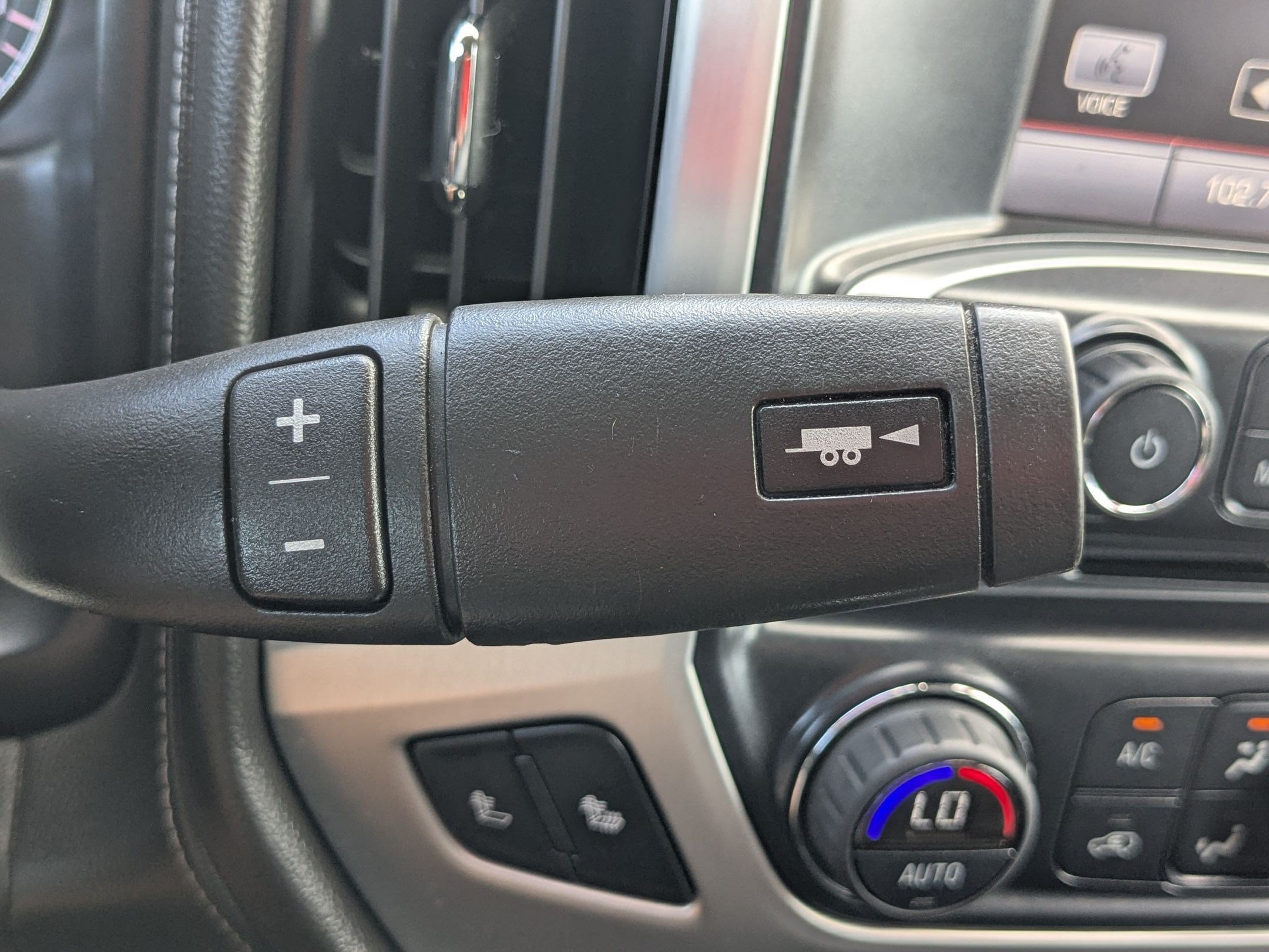 Used 2014 Stealth Gray Metallic GMC SLE image 24