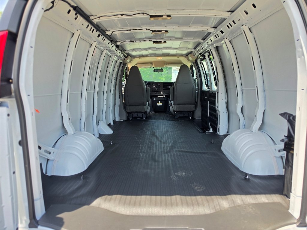 New 2026 Summit White Chevrolet Work Van image 6