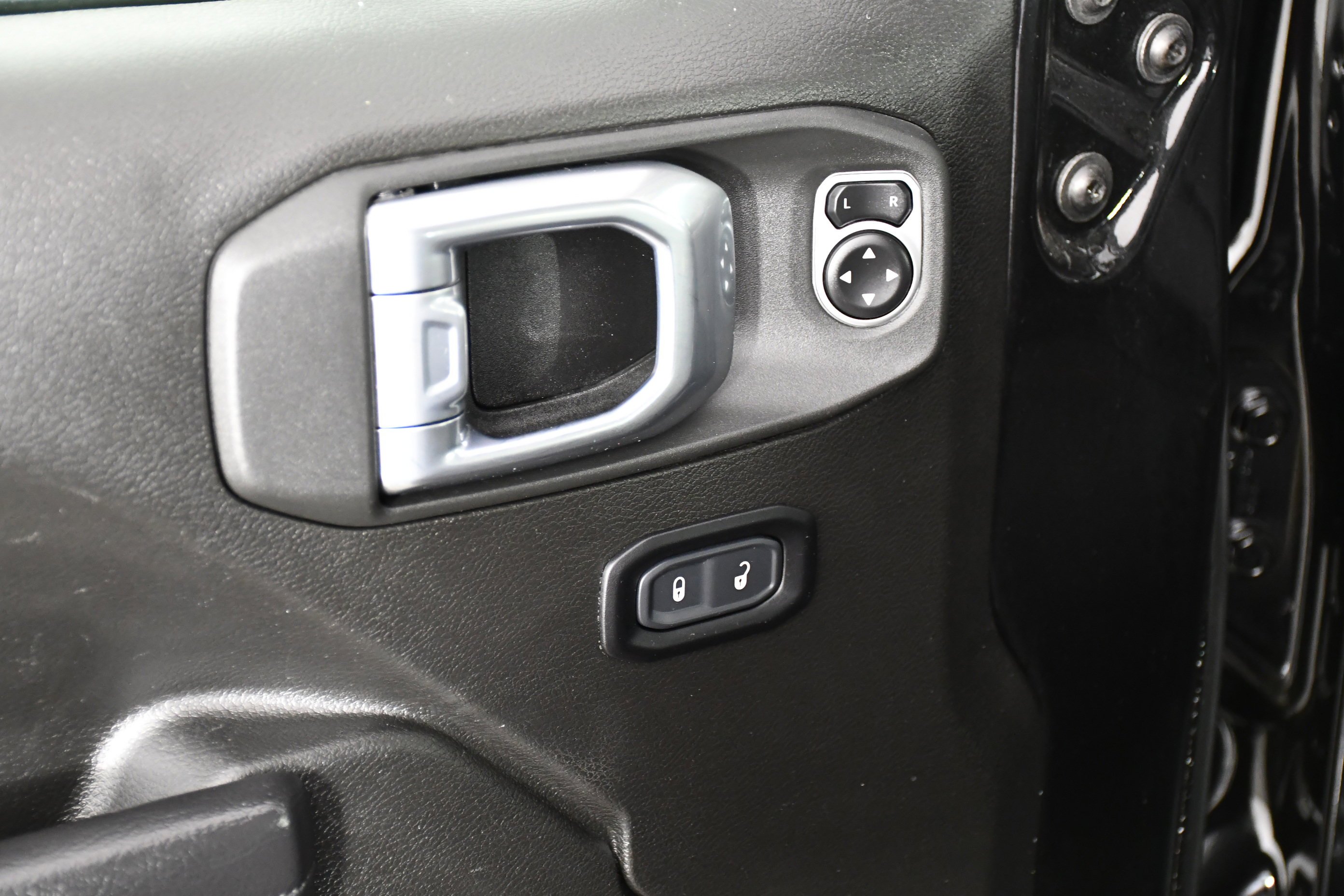 Used 2025 Black Clearcoat Jeep Rubicon image 27