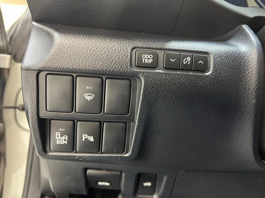 Used 2015 Silver Lexus 350 image 18