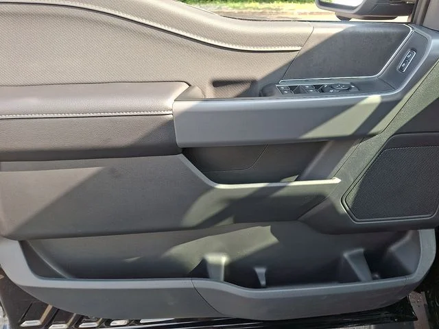 New 2026 Agate Black Metallic Ford XLT image 8