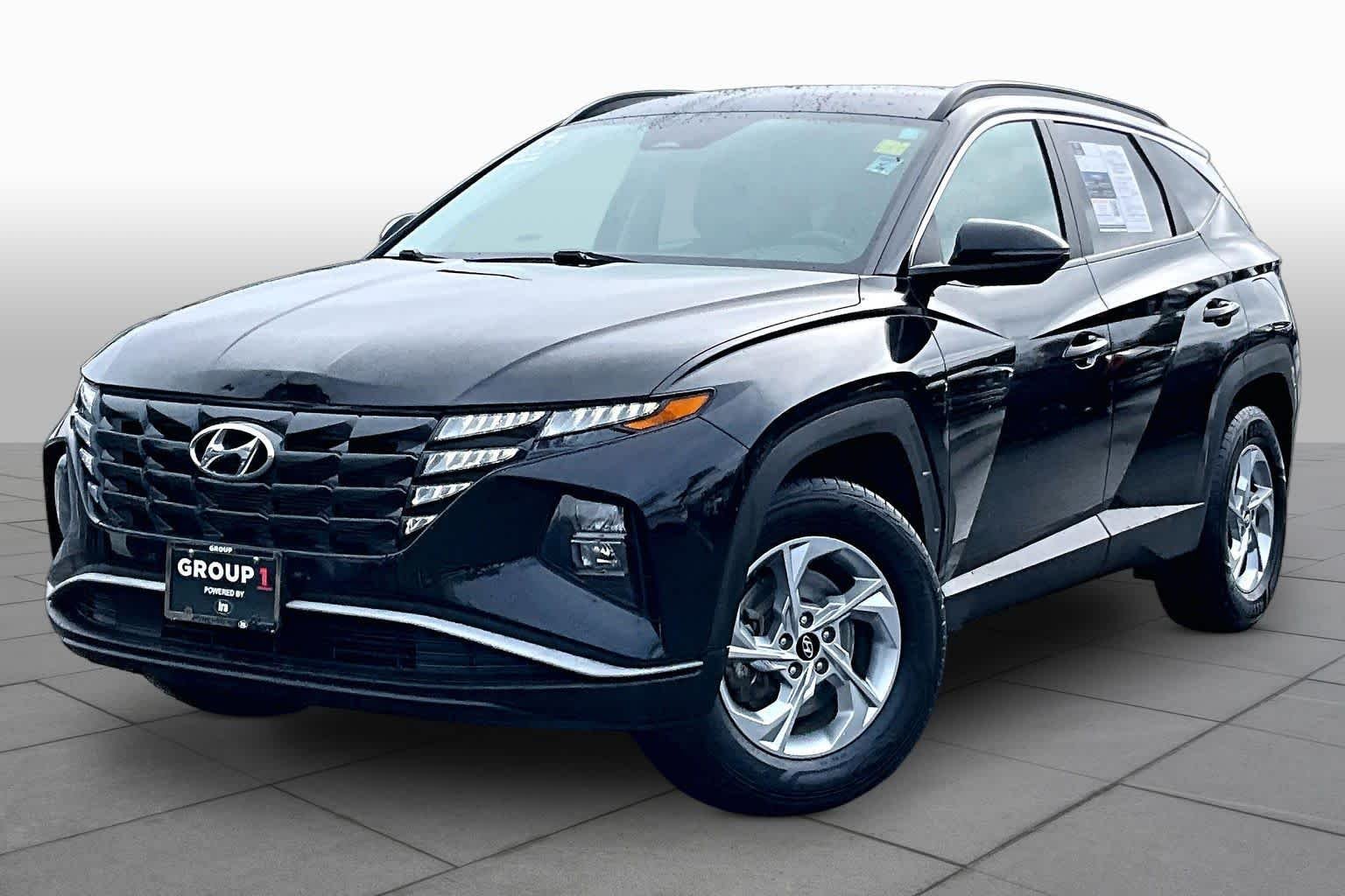 Used 2022 Phantom Black Hyundai SEL image 2