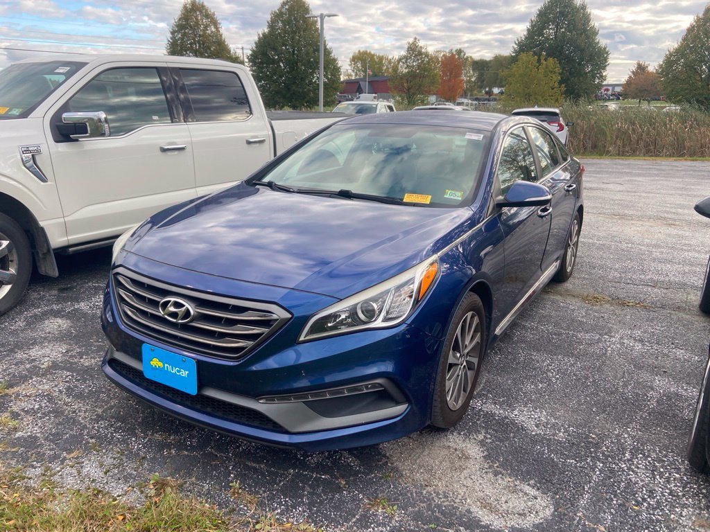 Used 2017 Lakeside Blue Hyundai Sport image 3