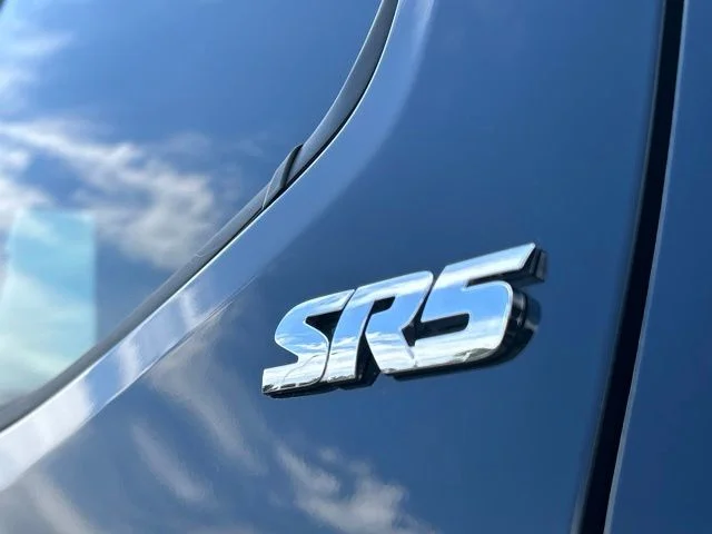 Used 2018 Black Toyota SR5 image 32