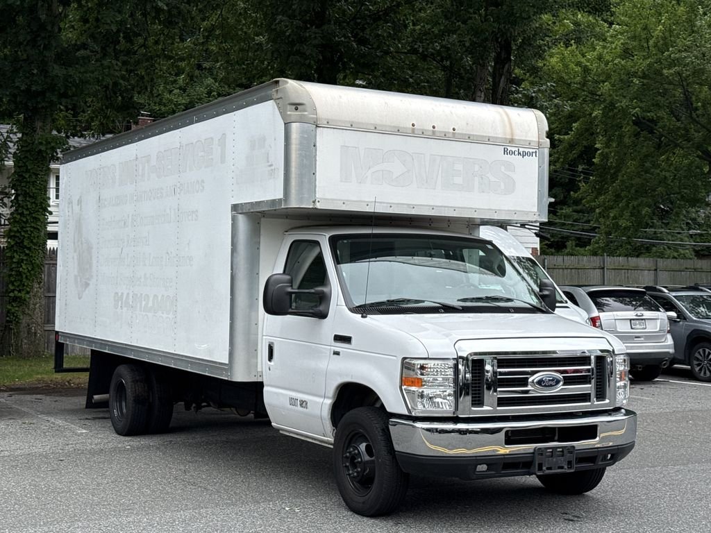 Used 2019 White Ford Base image 1