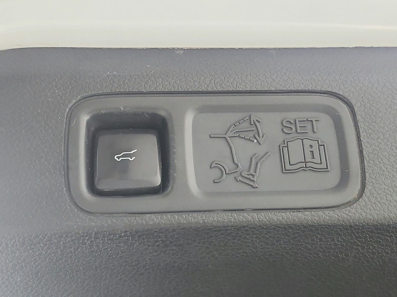 Used 2021 Oxford White Ford King Ranch image 54