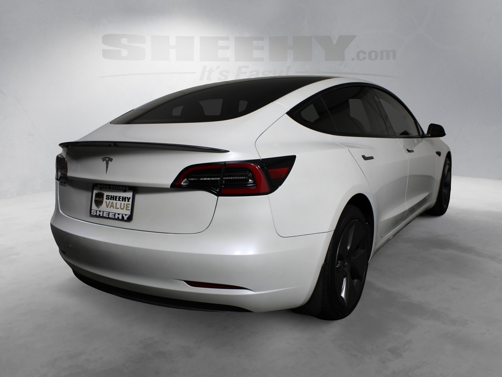Used 2023 White Tesla Base image 9