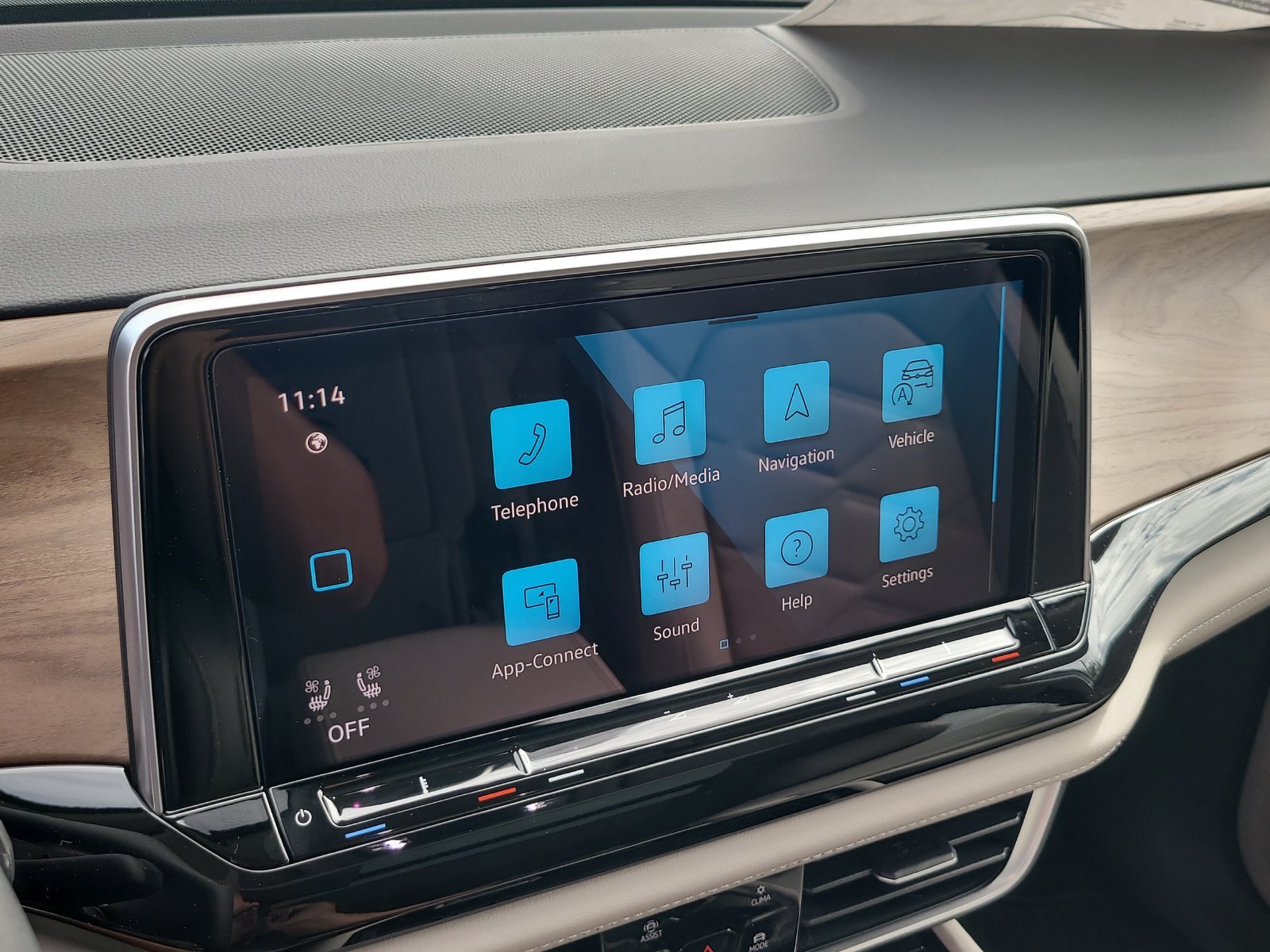 2026 Volkswagen Atlas SE w/Tech - Photo 24