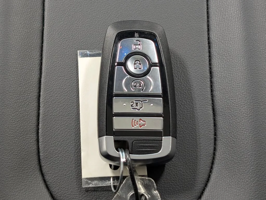 New 2027 Glacier Gray Metallic Tri-Coat Ford Platinum image 28