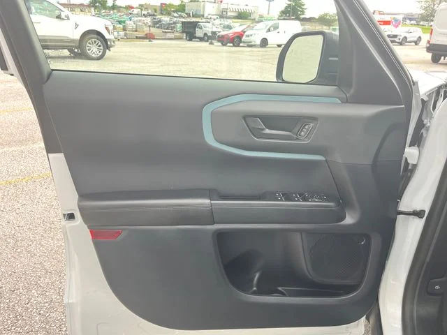 Used 2024 White Ford Badlands image 11