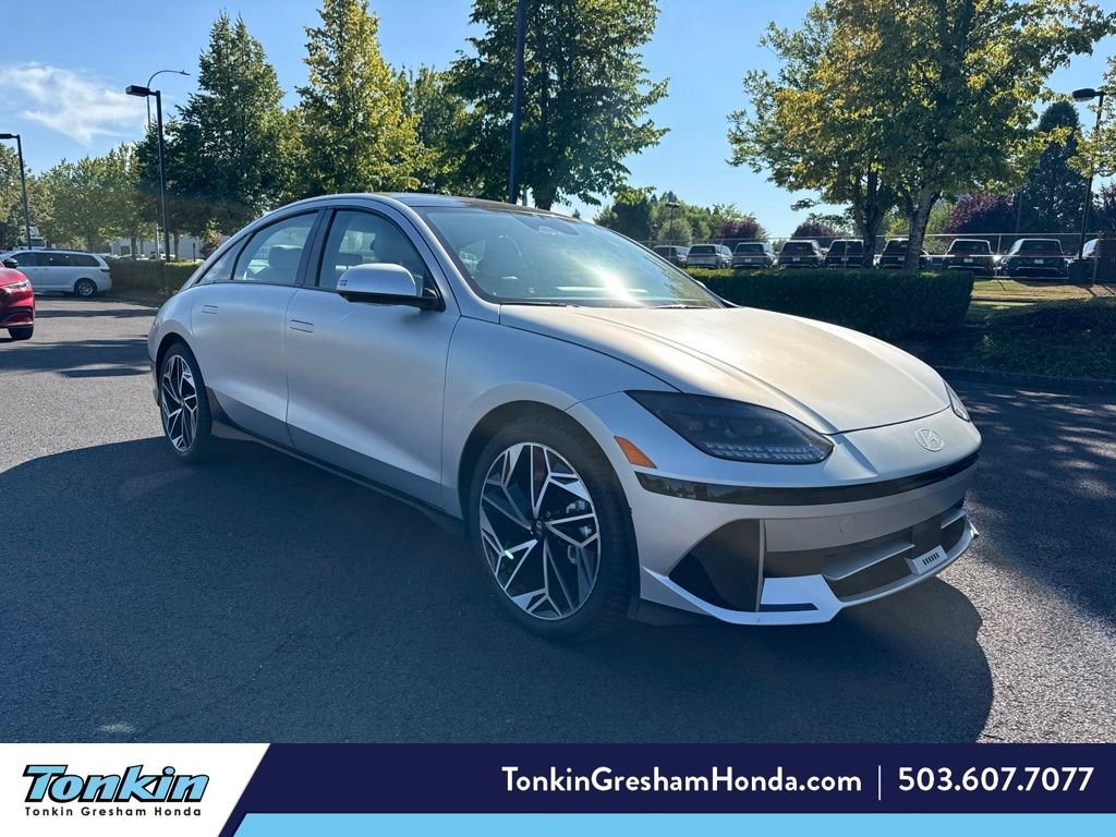 Used 2023 Gravity Gold Matte Hyundai Limited image 1