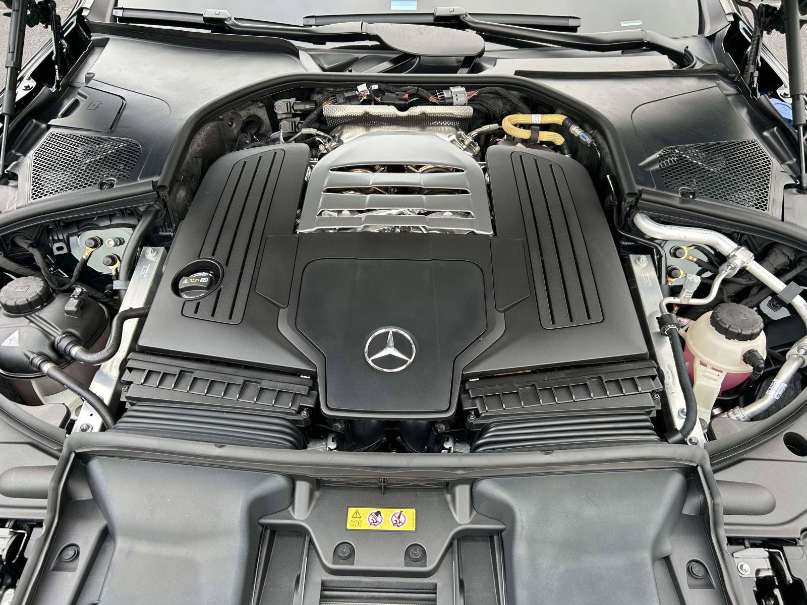 New 2027 Emerald Green Metallic Mercedes-Benz S 580 4MATIC® Sedan image 45