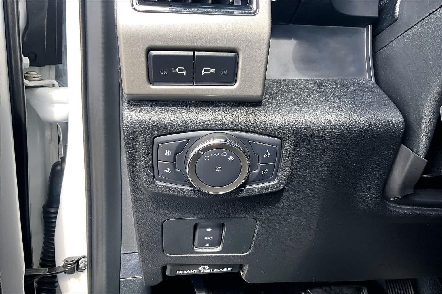 Used 2020 Oxford White Ford LARIAT image 35