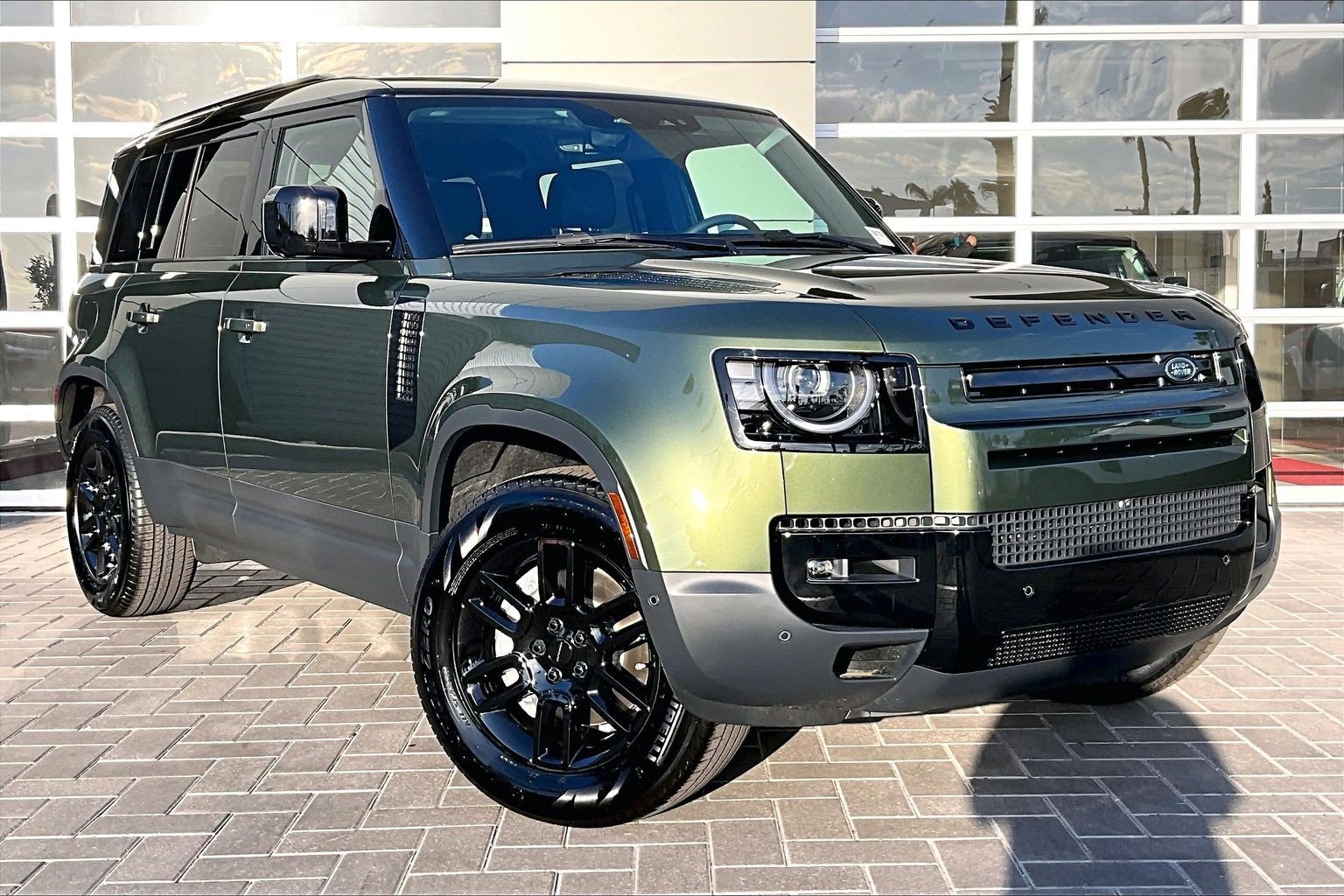 New 2026 Woolstone Green Land Rover S image 2