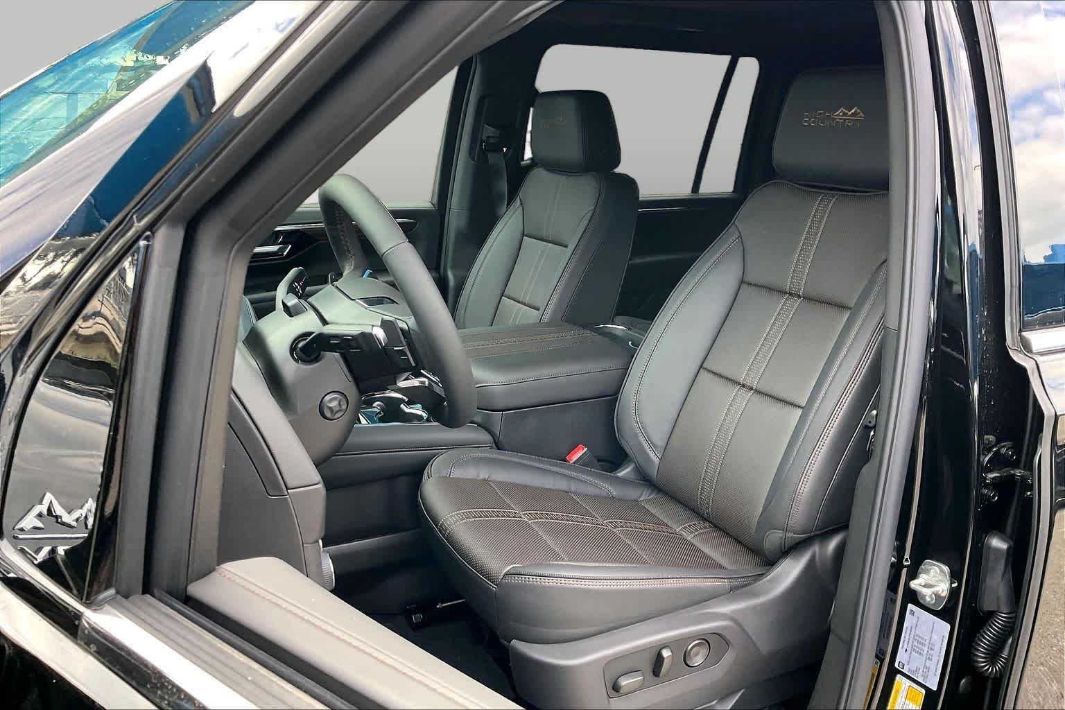 2026 Chevrolet Suburban High Country - Photo 9