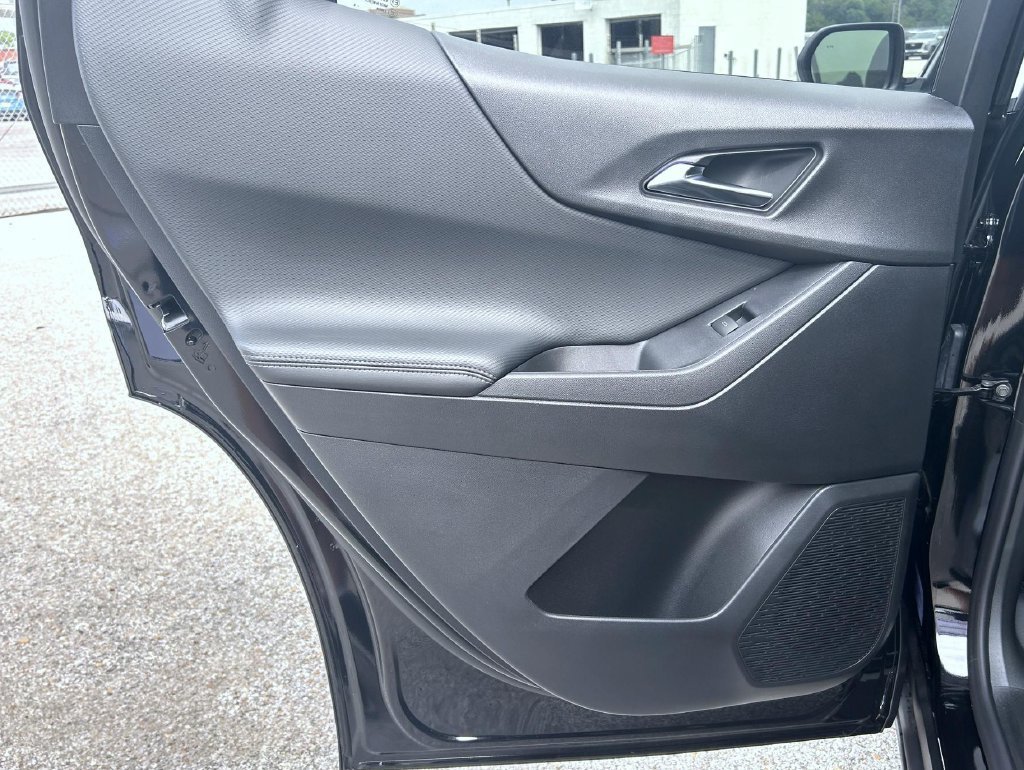 New 2027 Mosaic Black Metallic Chevrolet LT image 17