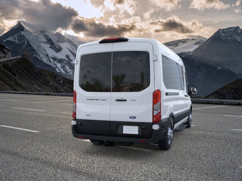 New 2026 Oxford White Ford XLT image 8