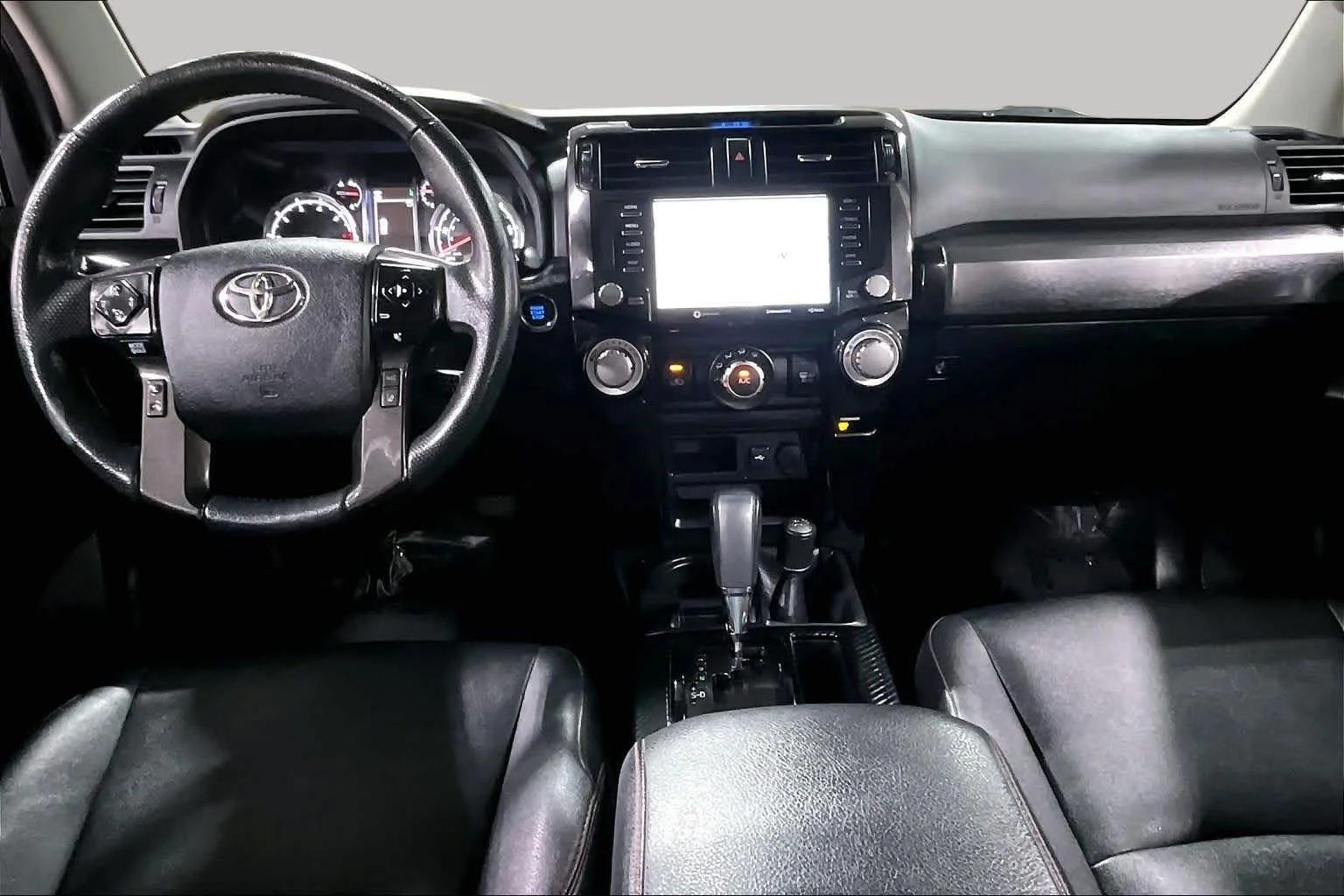 Used 2021 Classic Silver Metallic Toyota Venture image 16