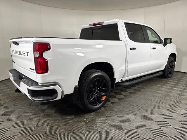 Used 2025 Summit White Chevrolet RST image 3