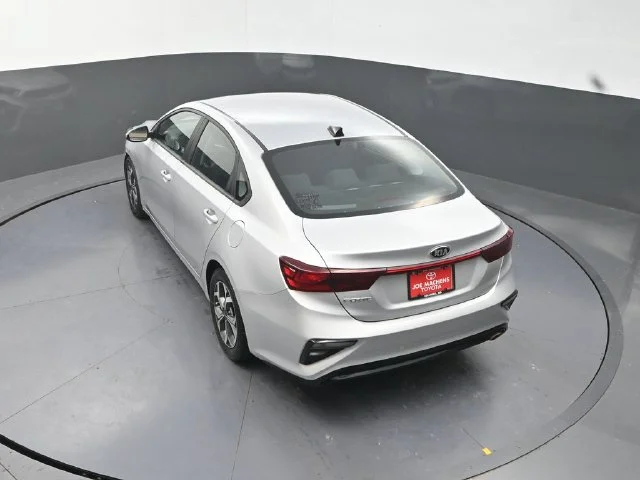 Used 2021 Silver Kia LXS image 27