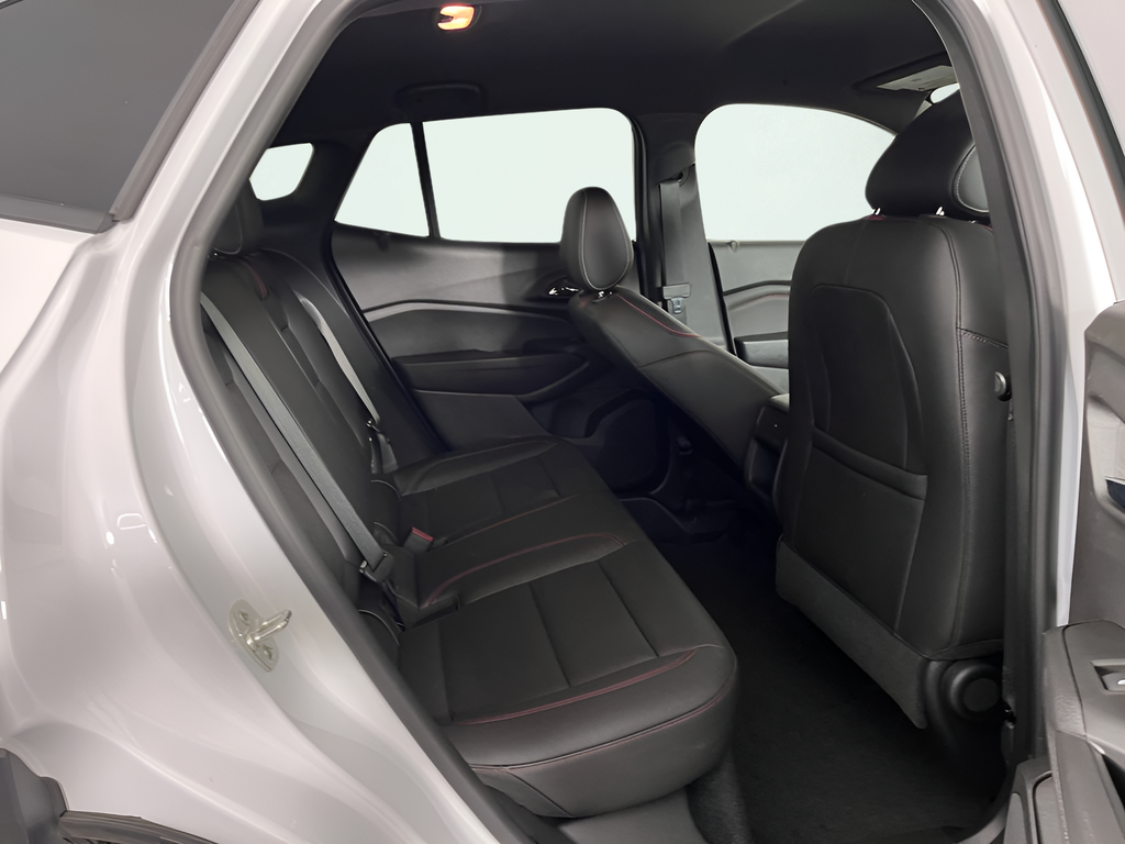 Used 2025 Summit White Chevrolet 2RS image 14